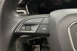 musta Audi A4 2023 kuva 16.