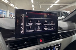 musta Audi A4 2023 kuva 18.