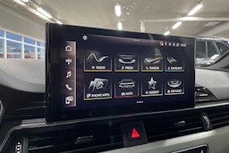 musta Audi A4 2023 kuva 22.