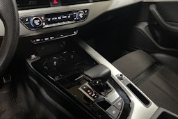 musta Audi A4 2023 kuva 24.