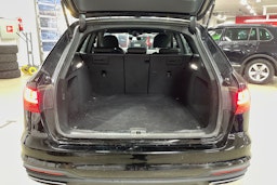 musta Audi A4 2023 kuva 27.