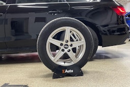 musta Audi A4 2023 kuva 29.