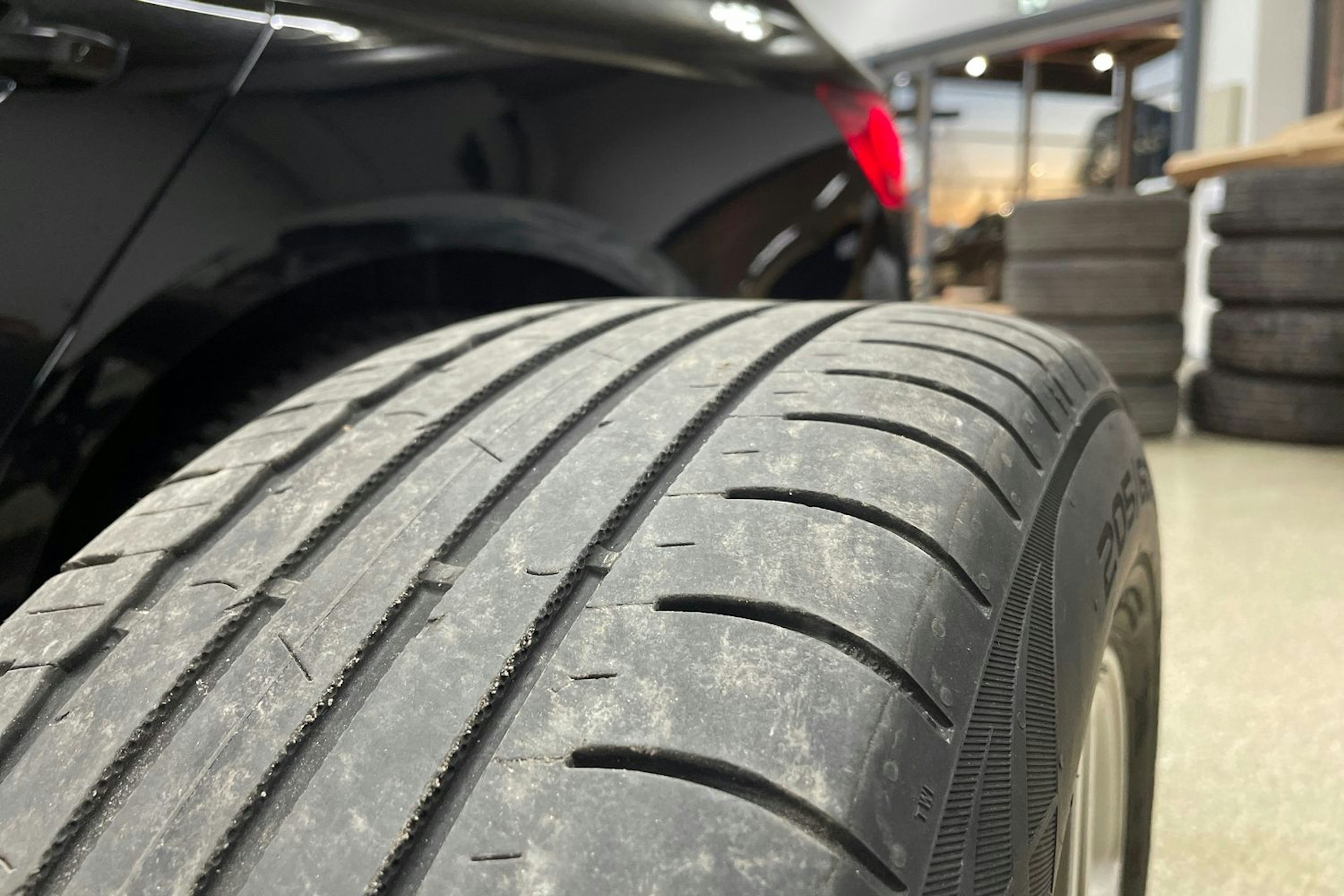 musta Audi A4 2023 kuva 30.