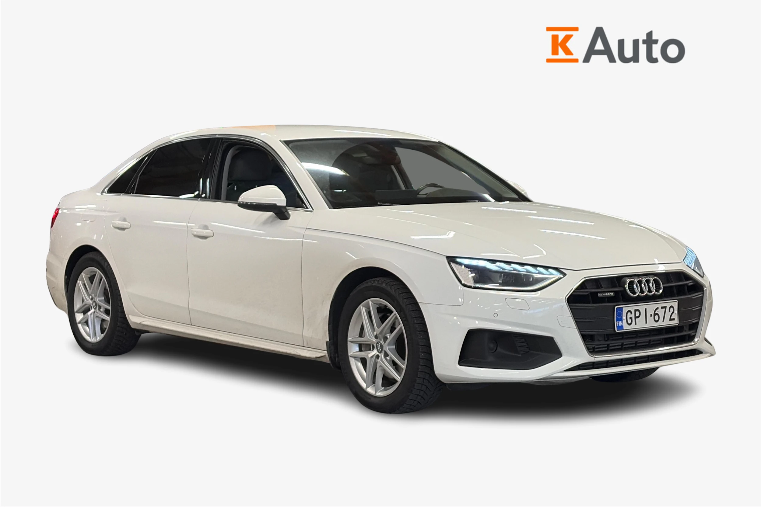 valkoinen Audi A4 2023 kuva 1.