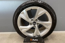 Valkoinen Audi A4 2023 kuva 13.