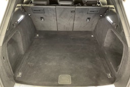 Valkoinen Audi A4 2023 kuva 15.