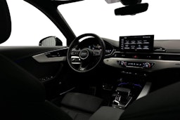 musta Audi A4 2023 kuva 7.