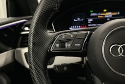 musta Audi A4 2023 kuva 11.