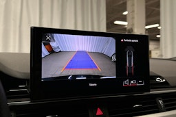 musta Audi A4 2023 kuva 15.