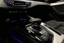 musta Audi A4 2023 kuva 21.