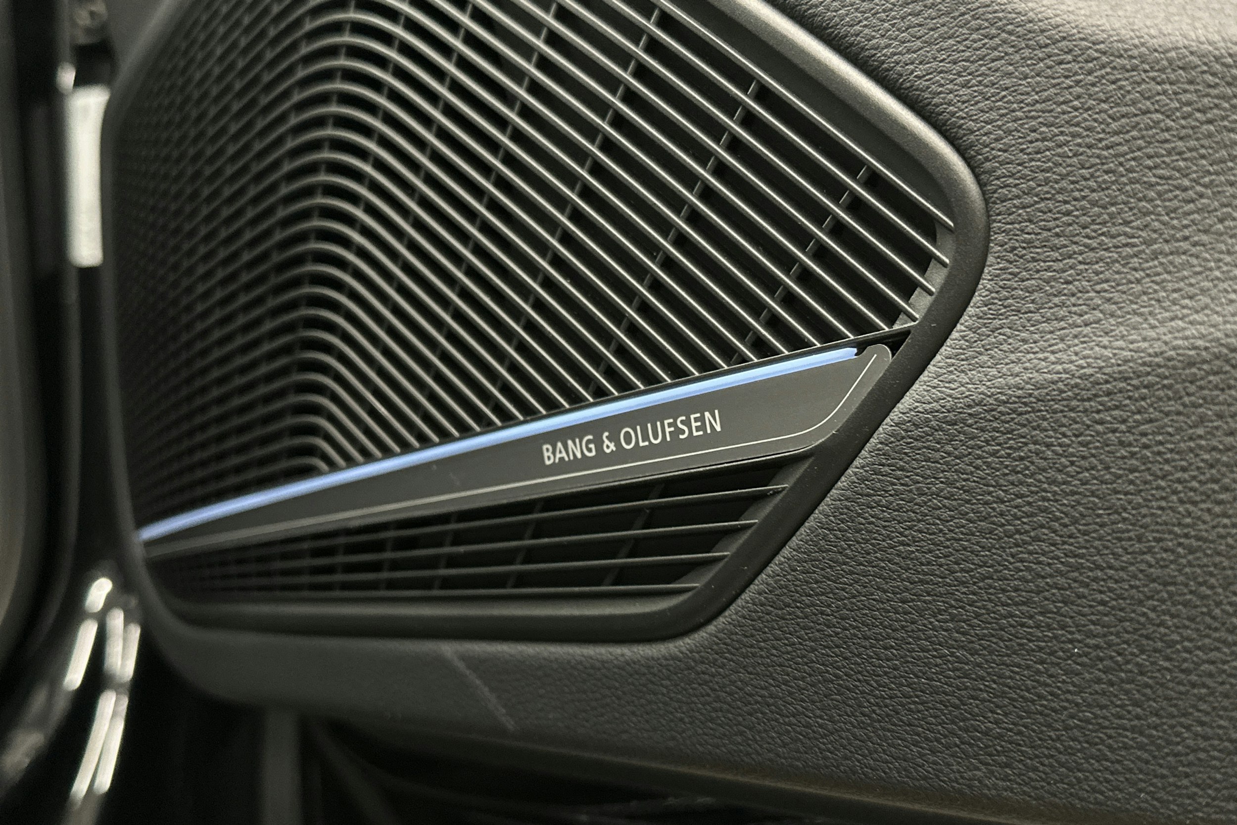 musta Audi A4 2023 kuva 25.