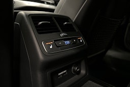 musta Audi A4 2023 kuva 26.