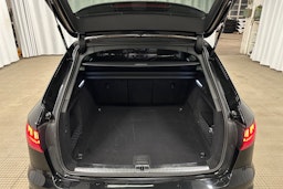 musta Audi A4 2023 kuva 27.