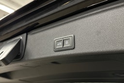 musta Audi A4 2023 kuva 28.