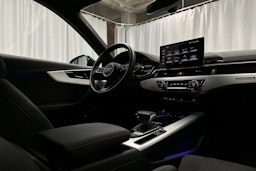 musta Audi A4 2023 kuva 30.