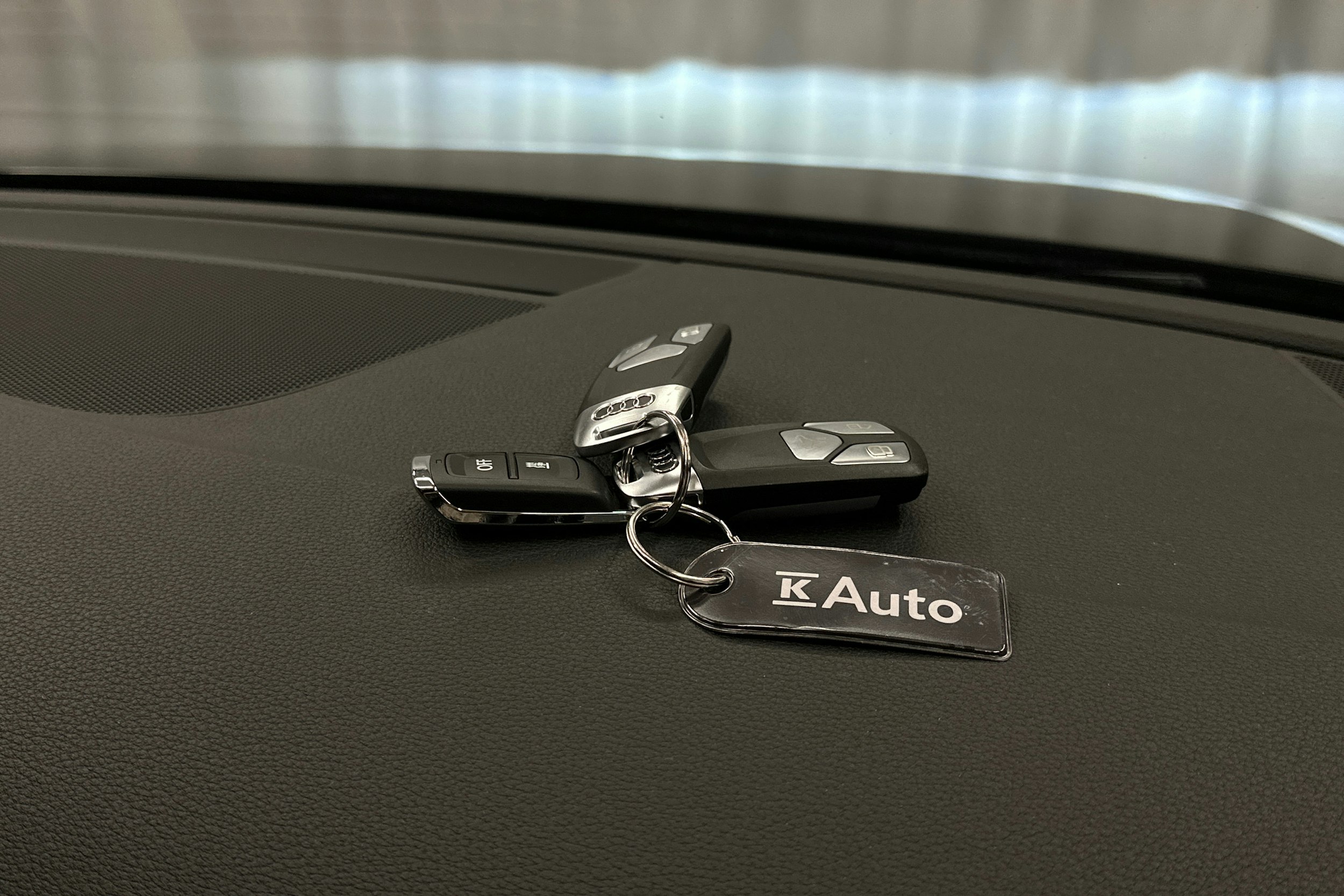 musta Audi A4 2023 kuva 31.