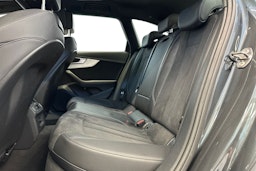 harmaa Audi A4 2023 kuva 10.