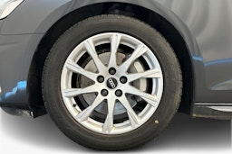 harmaa Audi A4 2023 kuva 11.