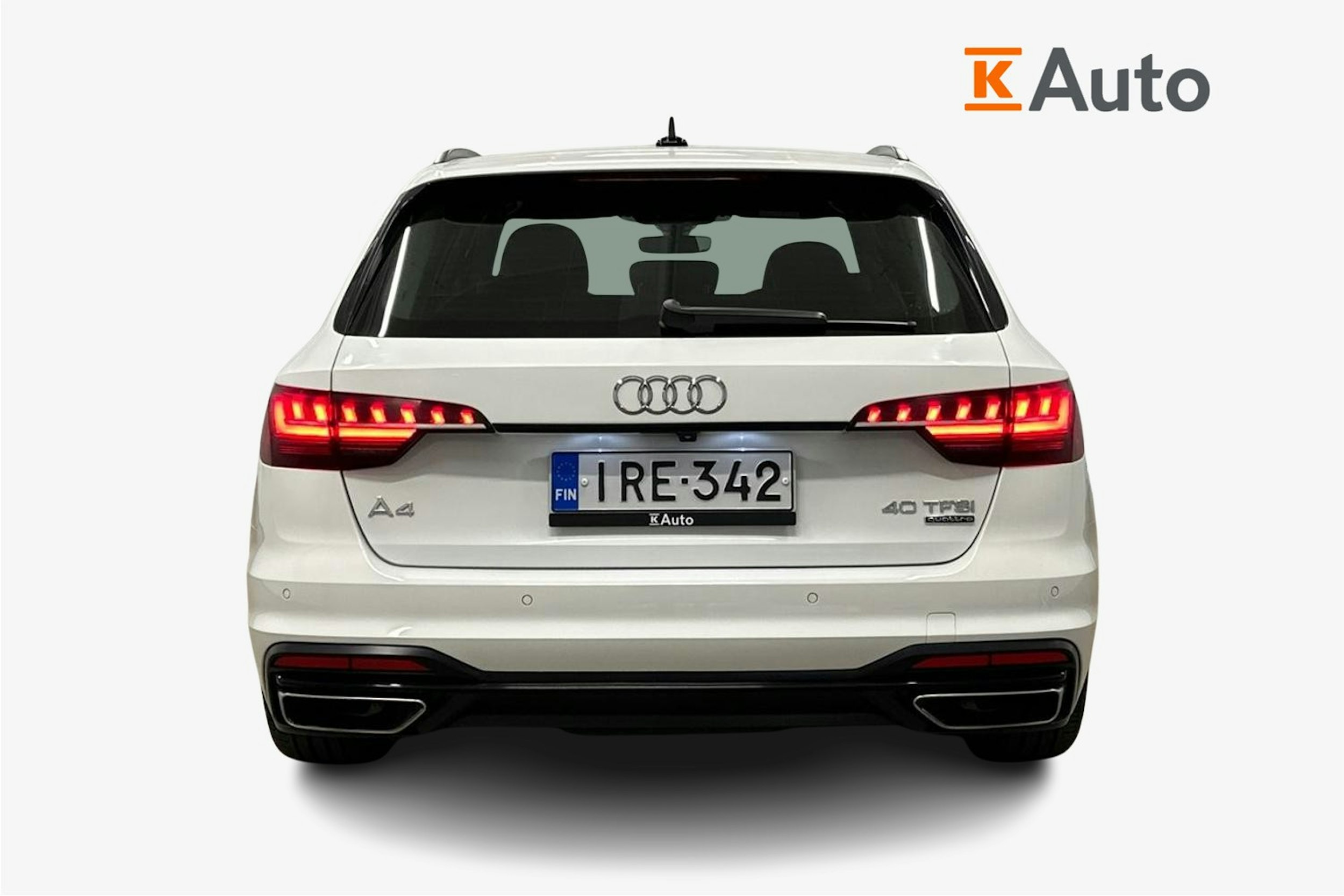 valkoinen Audi A4 2023 kuva 3.
