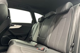 valkoinen Audi A4 2023 kuva 10.