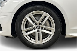 valkoinen Audi A4 2023 kuva 11.