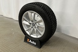 valkoinen Audi A4 2023 kuva 13.
