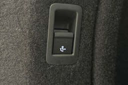 valkoinen Audi A4 2023 kuva 16.