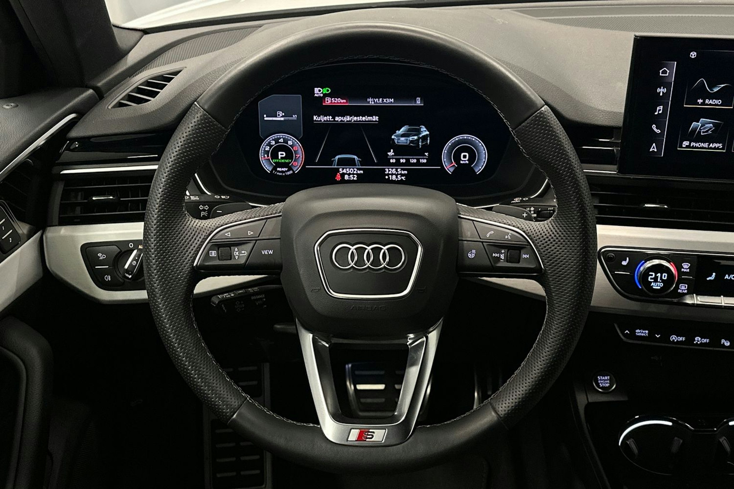 valkoinen Audi A4 2023 kuva 18.