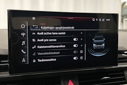 valkoinen Audi A4 2023 kuva 33.