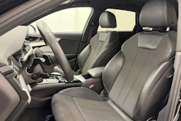 musta Audi A4 2023 kuva 18.