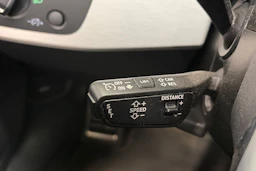 musta Audi A4 2023 kuva 22.
