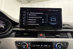 musta Audi A4 2023 kuva 26.