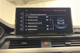 musta Audi A4 2023 kuva 27.