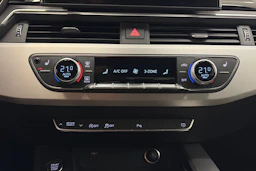 musta Audi A4 2023 kuva 28.