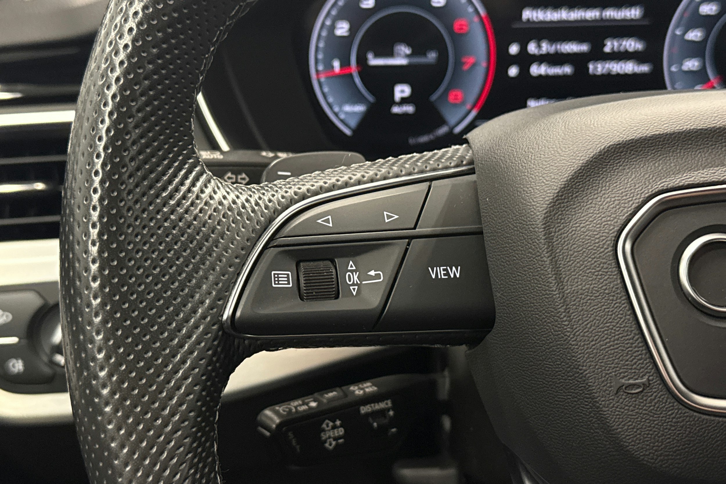 valkoinen Audi A4 2023 kuva 13.