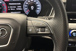 valkoinen Audi A4 2023 kuva 14.