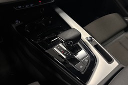 valkoinen Audi A4 2023 kuva 21.