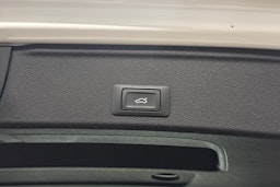 valkoinen Audi A4 2023 kuva 24.