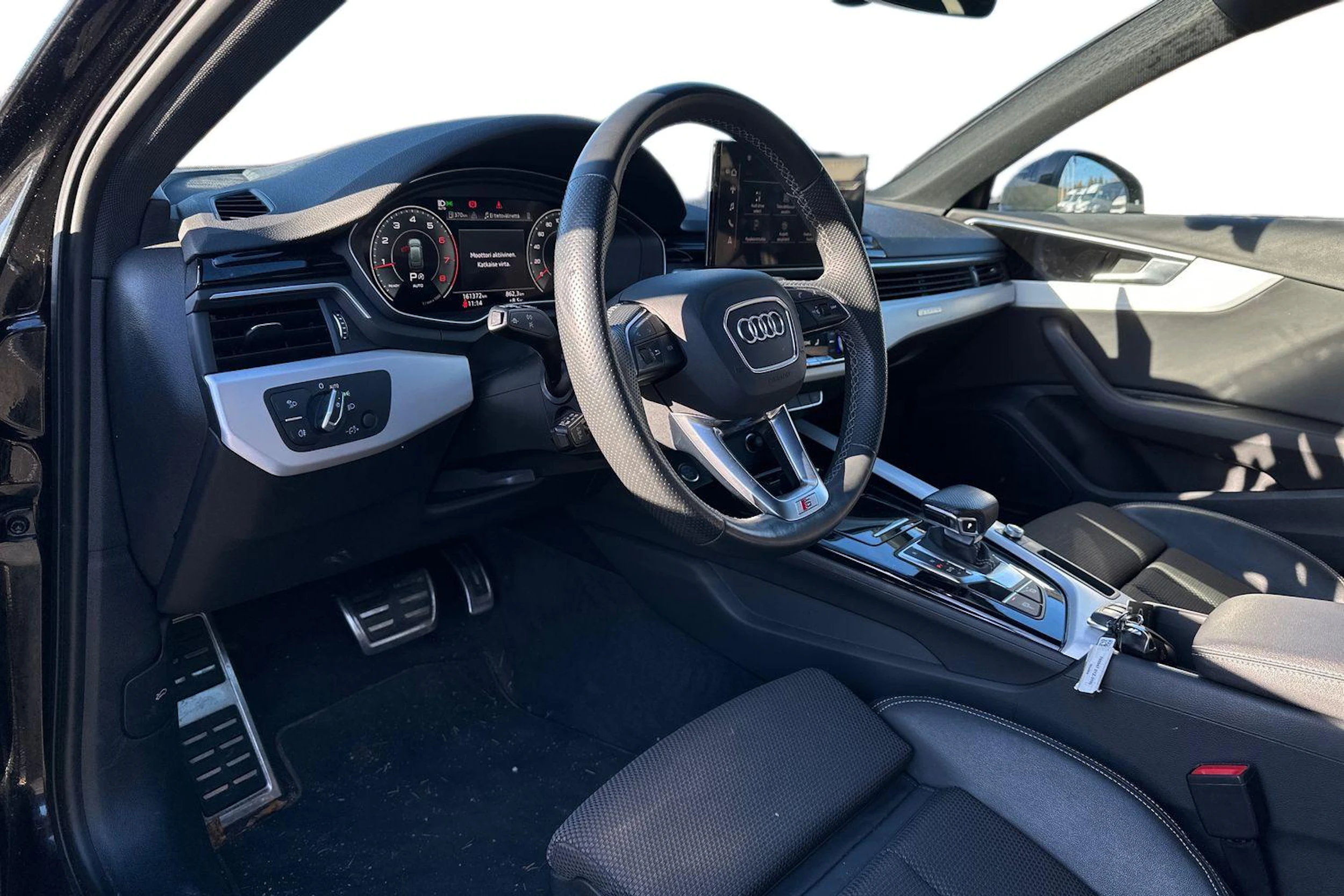 musta Audi A4 2023 kuva 3.