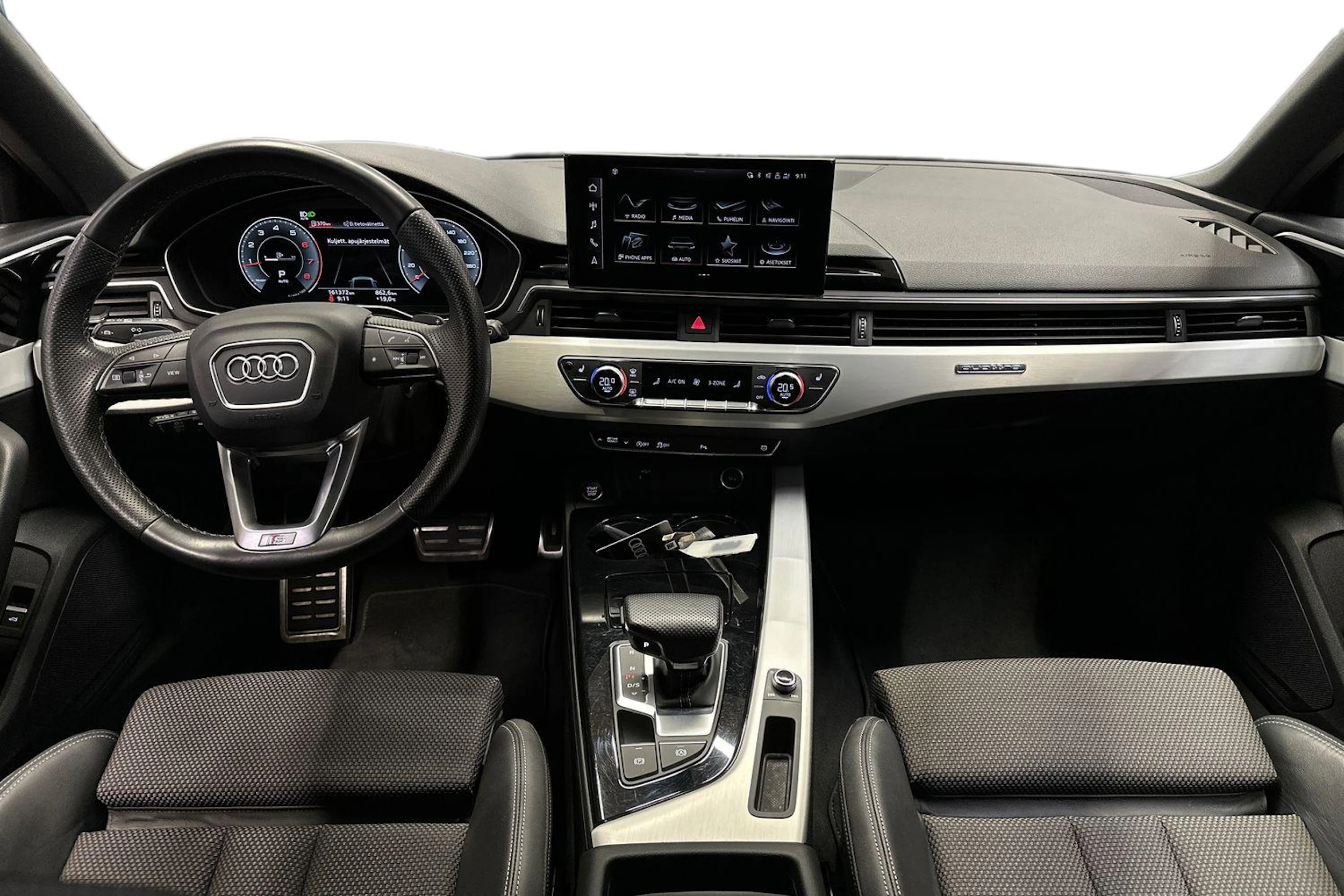 musta Audi A4 2023 kuva 7.