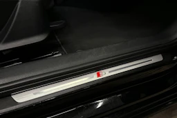musta Audi A4 2023 kuva 12.