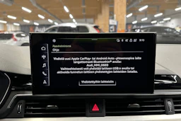 musta Audi A4 2023 kuva 15.