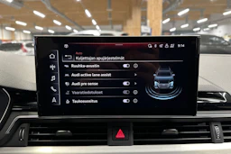 musta Audi A4 2023 kuva 18.