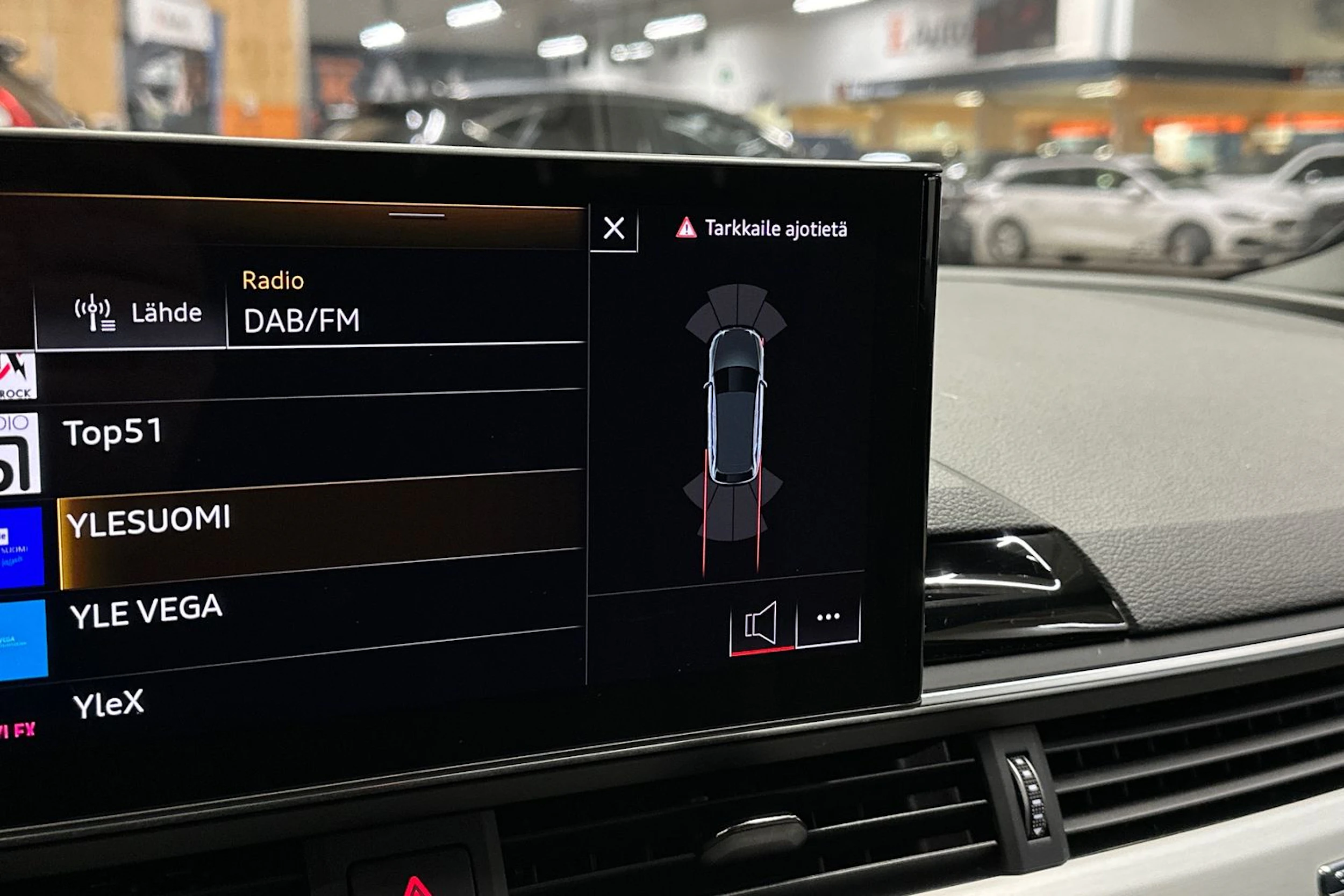 musta Audi A4 2023 kuva 19.