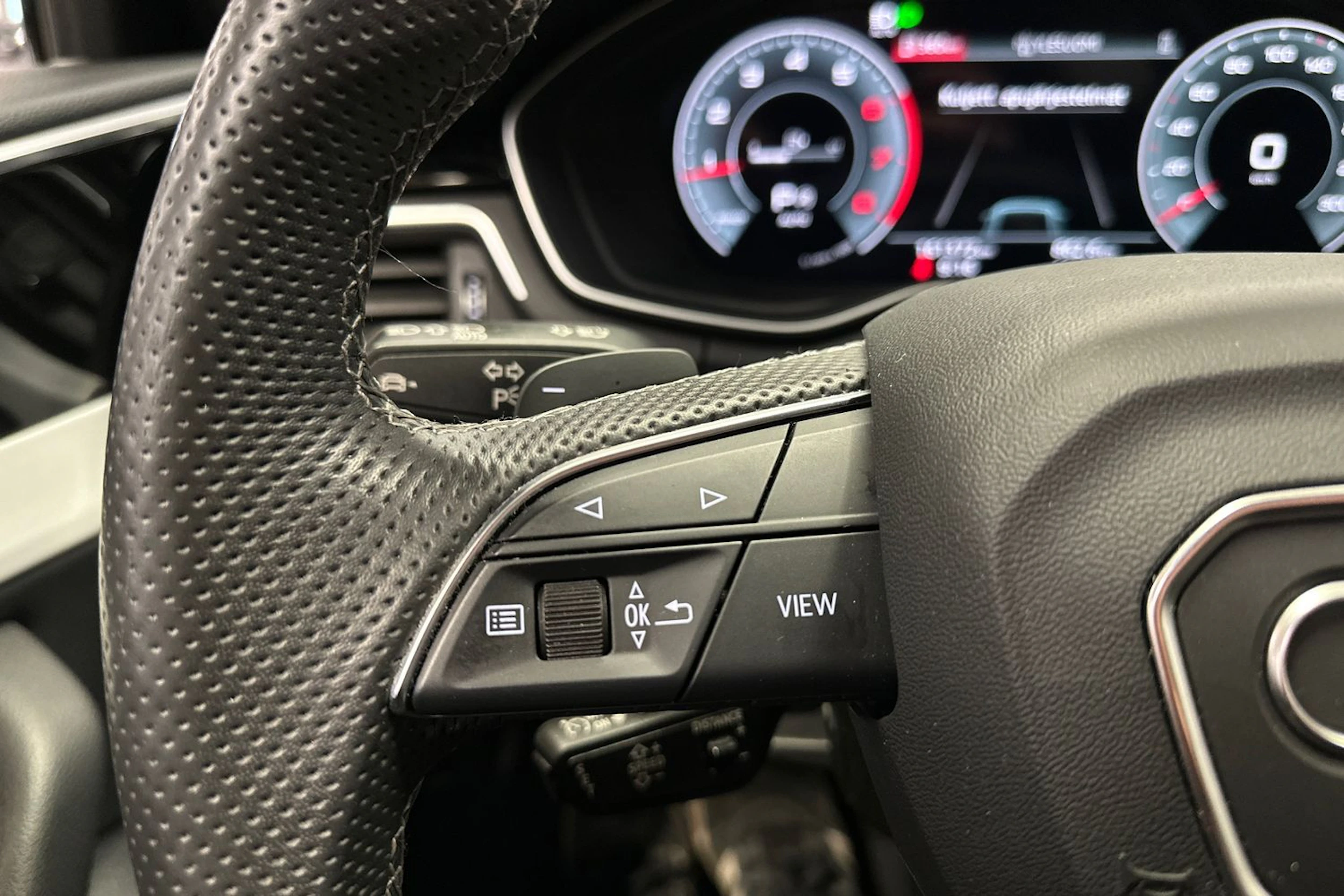 musta Audi A4 2023 kuva 24.
