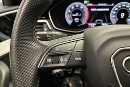musta Audi A4 2023 kuva 24.