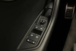musta Audi A4 2023 kuva 28.