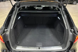 musta Audi A4 2023 kuva 29.