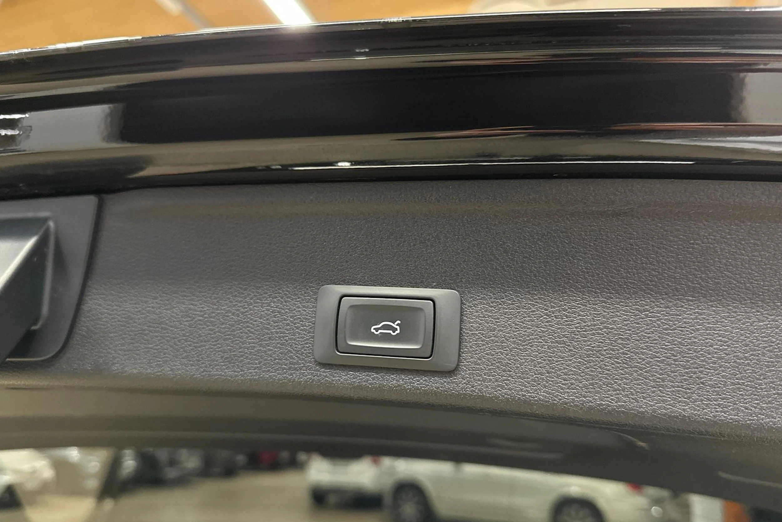 musta Audi A4 2023 kuva 31.