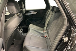 musta Audi A4 2023 kuva 10.